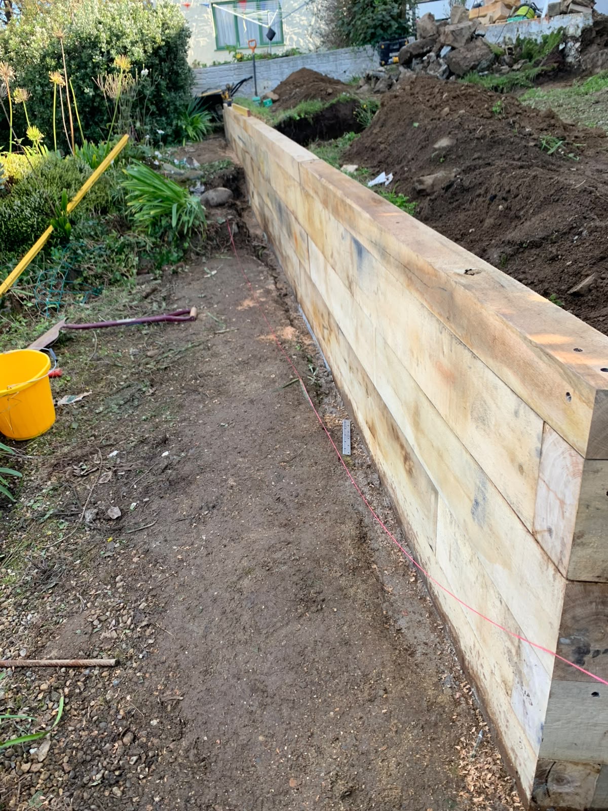 First sleeper courses set out to a string line along the trench